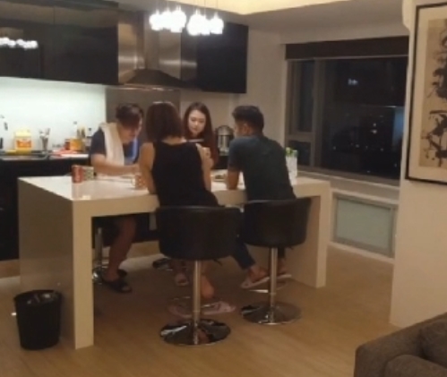 婚礼现场漂亮伴娘与新郎给力打粑粑+被偷录【1V+152M+百度盘】