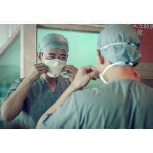 4K视频原画罗晋主演：《A.埃博拉前线.2021.4K.至完结》阿里云盘完整观看，倍速播放更加便捷