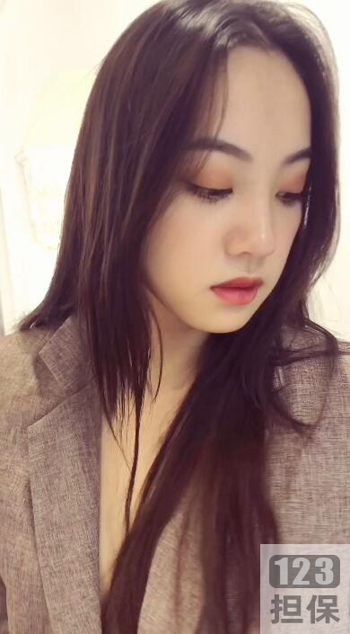 探索网红模特捷哥的神秘世界——Qinweiyingjie视频图集资源