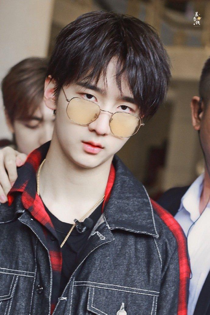 《异变暴龙（2022）：解开谜团，拯救世界》