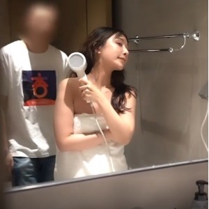《虎牙绿帽剧情片：老公兄弟竭嘶底里，震撼叫喊声，绅士们快来品鉴！》