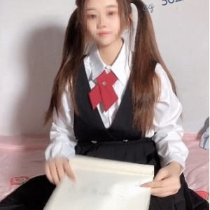 《极品清纯可爱浮力姬：六碗鱼子酱的故事，8V-2.3G完整私拍合集》