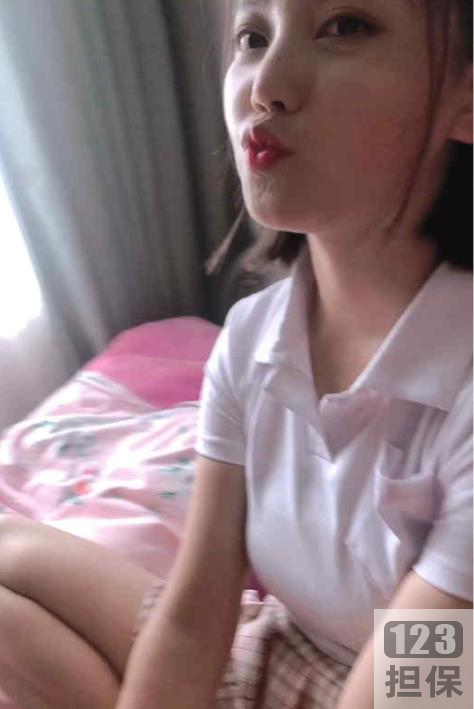 最新82社区的女友系列依云来日方长合集