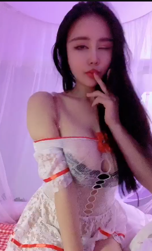 斗鱼唐曼部的背后,是“一个游戏主播的自我修养”。