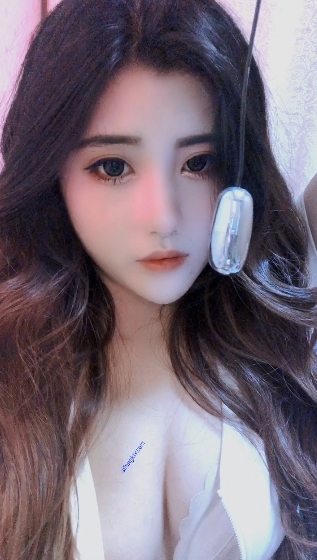 金鑫蔓笙：抖音女神私人订制视频1.98G，颜值身材技术土豪社保全包