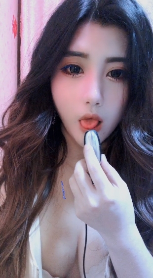 金鑫蔓笙：抖音女神私人订制视频1.98G，颜值身材技术土豪社保全包