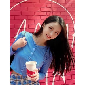 sunwall95：145v，21.6g，收藏672，20g视频新增，女团成员身高曝光