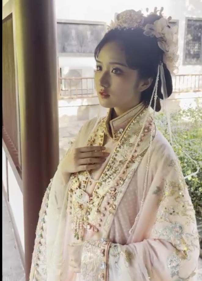 抖音小狗焕儿互动精华合集：1v+1.25G视频下载，快来感受纯真的快乐!