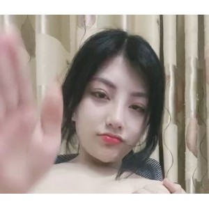 火辣大罩杯女友露弄净某处，765MB视频图片百度盘下载
