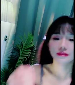 顶级名媛纯情倩倩自拍视频3小时，美到哥的心缝儿里，颜值高车灯爱小菊