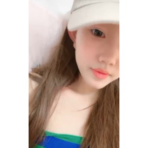 清纯可爱乔乔妹妹黑框眼镜双马尾视频24v18.4g，收藏热度飙升