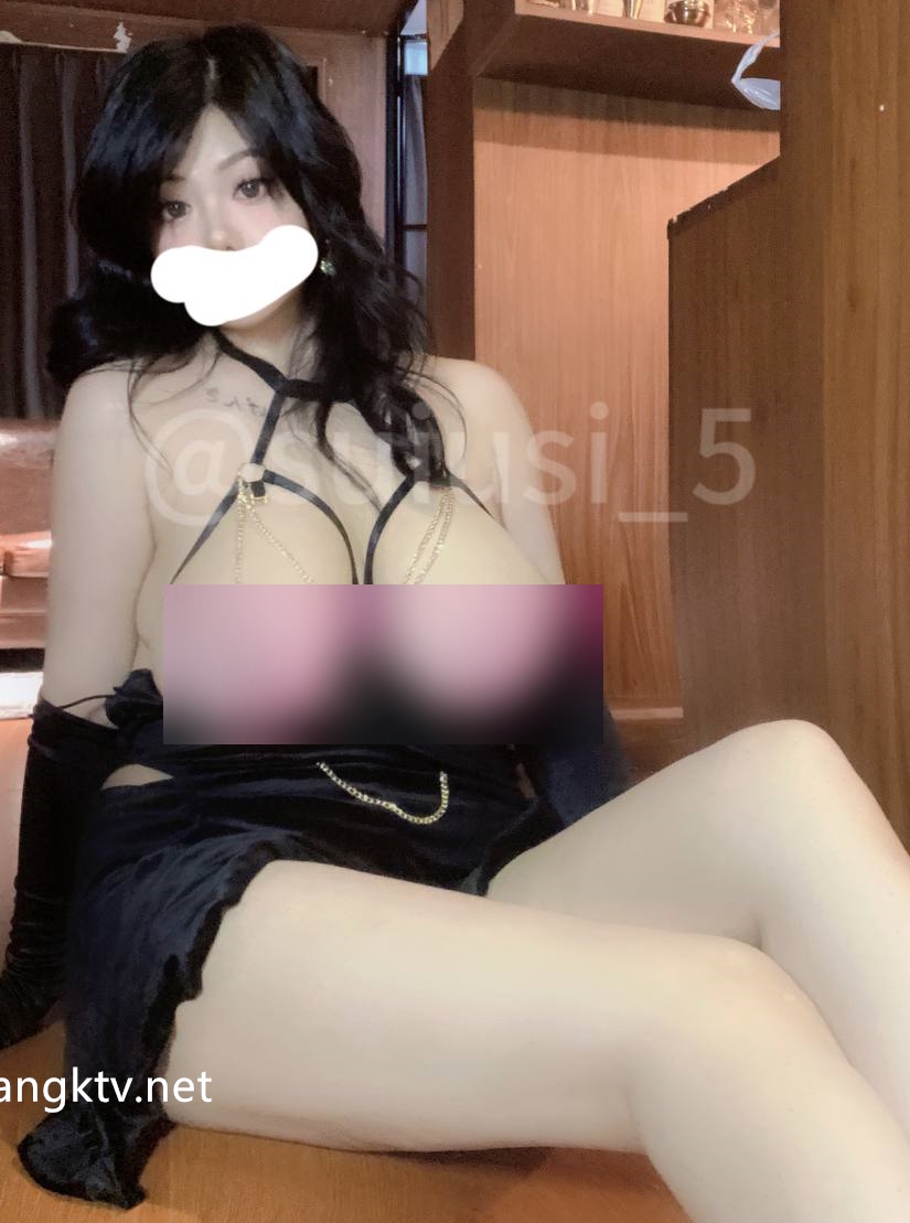 推特大罩杯博主suiusi私拍合集7.8G视频百度盘