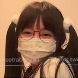 软萌兔兔酱双马尾清纯少女陪玩shi shen日记，多人游戏1v1惊人剧情317MB高清视频