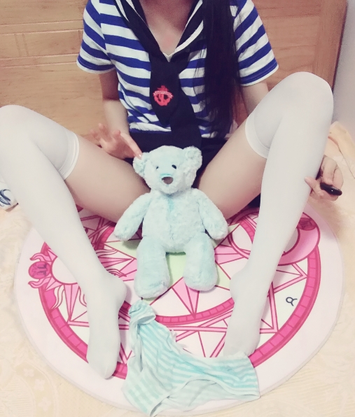 斗鱼新晋FULI姬喵鱻姬，清纯女仆妹子，腿玩年，13套2.9G视频美图高清无水印