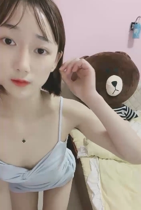 母女直播玩某处看B，快手网红双人秀556MB+557MB