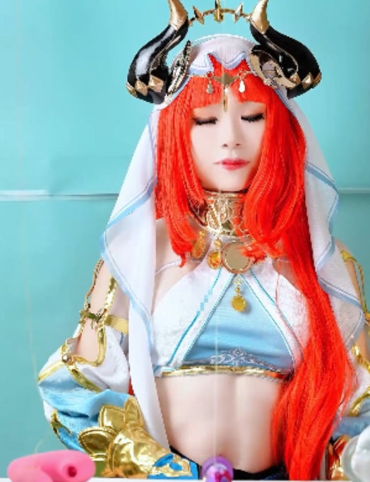 草莓羽衣妮露cosplay视频大放送！三个视频，包含互动、跳舞，百度盘打包解压，让你欣赏不停！