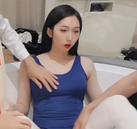 伪娘TS紫苑30v15g合集：百度ed2k热门收藏