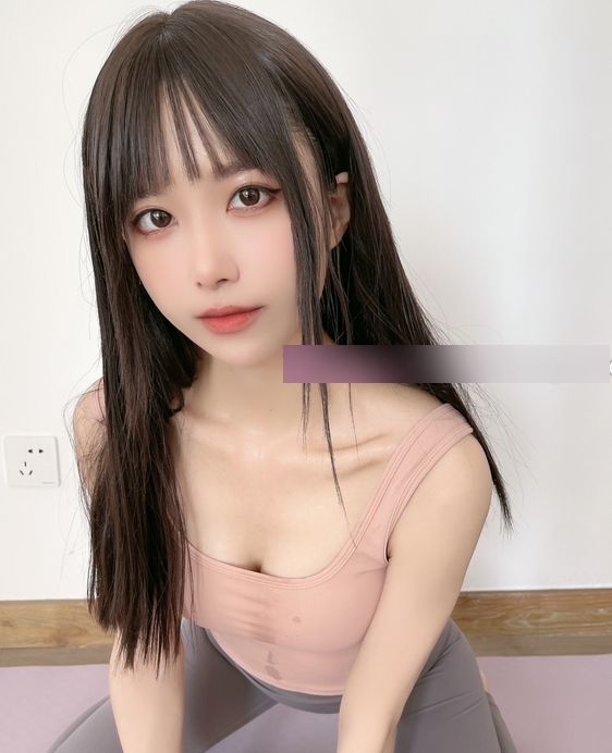 ingNice》瑜伽垫也是一款让人感到自我安慰的好物。粉丝们纷纷表示，使用这款瑜伽垫可以让他们更好地放松身心，享受瑜伽的乐趣。如果你也想要一款外观精美，质地柔软的瑜伽垫，不妨来“布丁大FA”直播间看看吧！视频大小/数量：多种尺寸可选