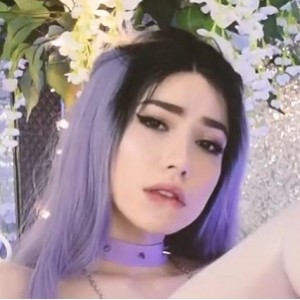 全网超火！小明包饺子道具秀，时长10分钟，颜值身材NC，车灯也无可挑剔，粉丝们纷纷下载观看！