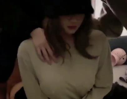 爱帽夫妻：社保姬自拍大片，时长42分钟，不露脸露脸视频，包含《棒棒糖下水道》