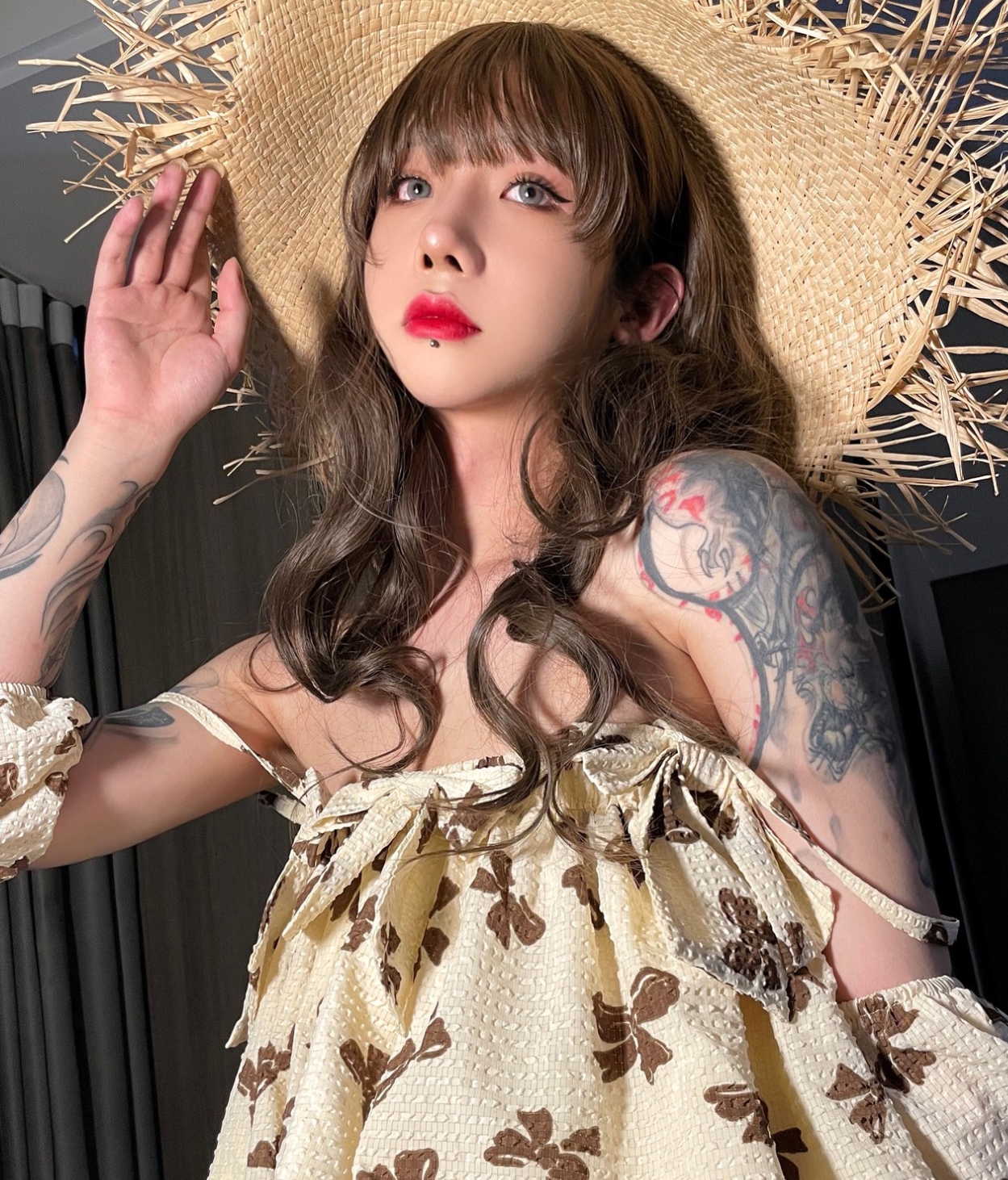 独家福利TS主播十六夜淚精彩合集，4V/1208P/3GIF/2.23G，17秒视频尽收眼底