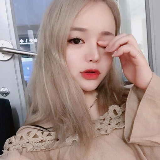 Anlizhaomio：熟女尤物，私人作品，性感视频，微博直播