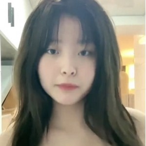 金主定制洛宝电梯楼道停车场展示豪华私人定制洛宝电梯楼道停车场