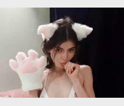 欧美精选资源：Onlyfans&P站自拍女主露脸娇小娃娃脸无保护