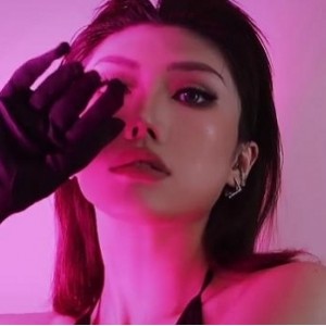 绝绝子xLisa限量版抖音视频