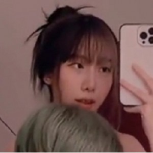 胸前软肉瘦腰细腿粉奶头美女精选视频