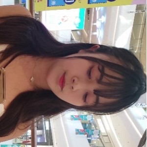 紧身牛仔裤丰满胖臀美女视频