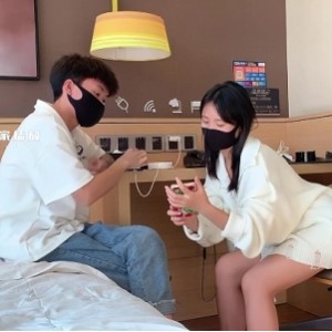 酒店约会滴蜡捆绑指教失眠无屏障内释抖M小狗舞蹈系大学生