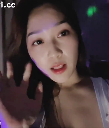 Dorisbebe合集：SWAG超大车灯御用女主之一，H杯女神24V视频直播