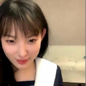 校园清纯风邻家小妹糖纸妹妹直播洗澡2V2.4G商品标题