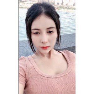《于欣柔热爱生活》：快手超火爆美女主播安小希最新散播稀缺合集