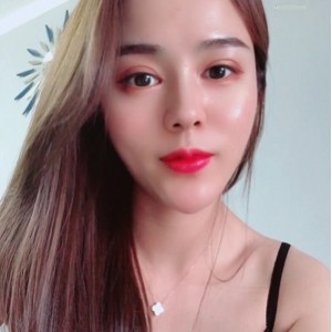 自行打包的六一定制福利丝袜高跟足系列商品