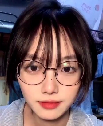 美女嘴艺大眼睛小姐姐迷人视频百度盘下载