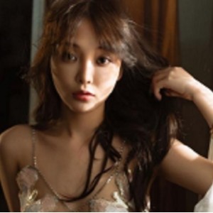 玫瑰娅幺幺茶：高端模特写真摄影师，唯美花絮特写赞