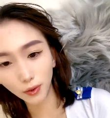 诱惑美女服装摆弄小腰，1V1.96GB百度盘