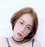 伪娘艾爷纯洁锁指教合集：丝袜女同5V2.2G百度盘