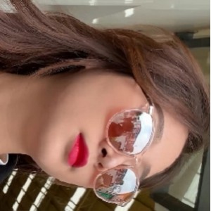 1V美女穿高跟长腿连衣裙，8.23G视频，百度云下载