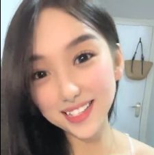 美女如花：1V奇妙玩得开心