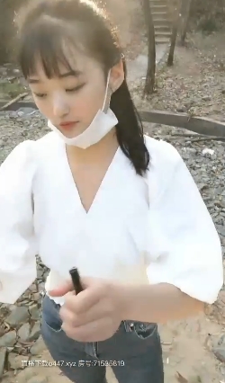 S气妹子绝版电影素人私拍室外车阵野外展示_1.42GB，精彩绝版清纯幼齿素人美女画面！