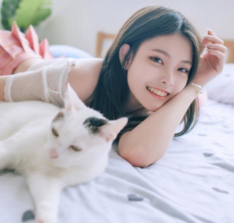 JVID国产18岁极品学生妹双儿校外实习视频：火辣白皙肌肤展示欲望之美