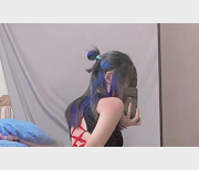 小兔兔推特网红的可爱：人气小兔兔的网红生活，活泼可爱的身材、翘臀、赘肉，角色扮演、装扮、学生妹、漫画少女、已婚少妇、服装女郎，486MB的年轻美丽。