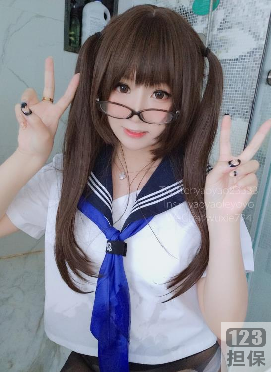 取清凉一夏，蓝色JK妹子摇摇乐视频让人心花怒放