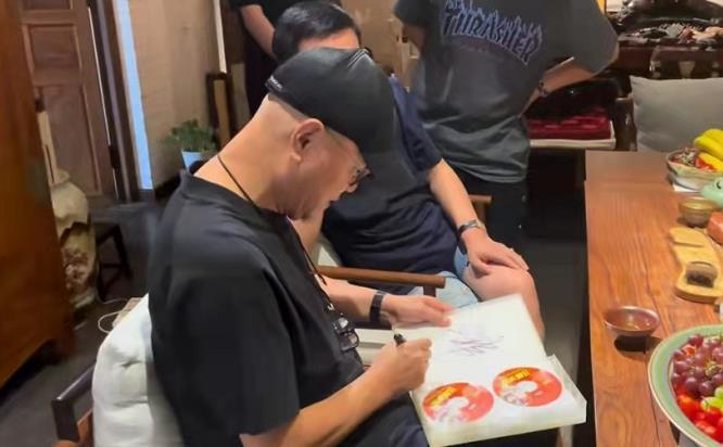 《范伟精彩演绎！4K.WEB-DL.H265悬疑喜剧，反转爆笑不断！》