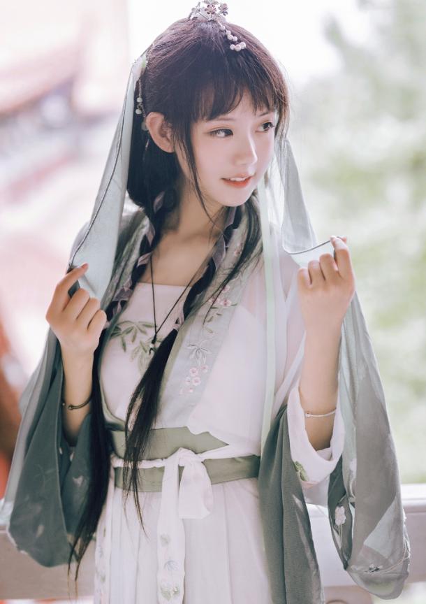 汉文化复兴：汉服小姐姐私人定制社保资源，美丽是一种责任