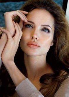 《机动杀人:安吉丽娜·朱莉主演的未分级导剪版科幻动作片》