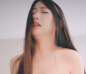 嫩模肉包美金的这部新作,竟然让我想起了这些年的那些事。